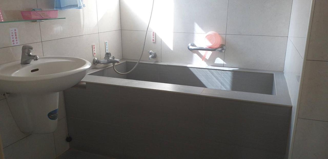 Jin Ge Hot Spring Hotel Цзяосі Екстер'єр фото